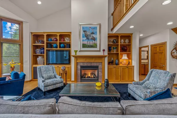 1998 W Hidden Reserve, Mequon, WI 53092