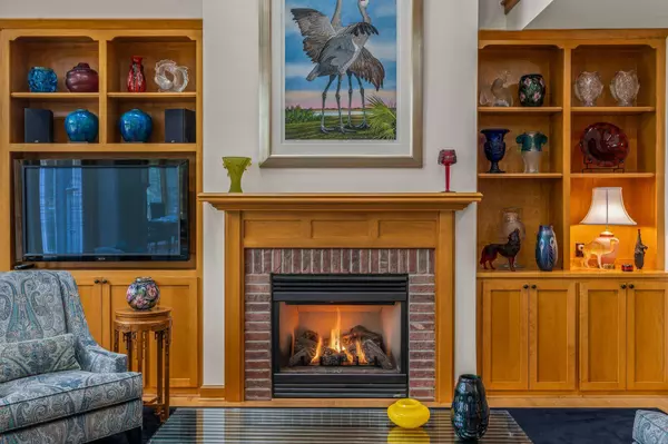 1998 W Hidden Reserve, Mequon, WI 53092