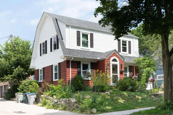 520 E Montana, Milwaukee, WI 53207