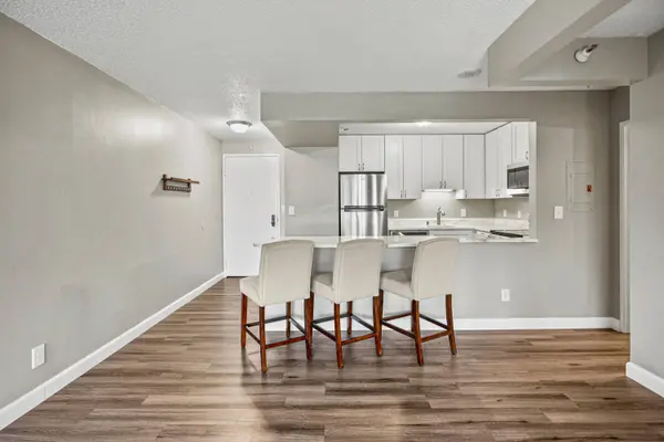 1660 N Prospect Unit 404, Milwaukee, WI 53202