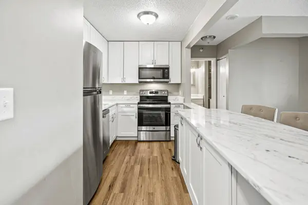 1660 N Prospect Unit 404, Milwaukee, WI 53202