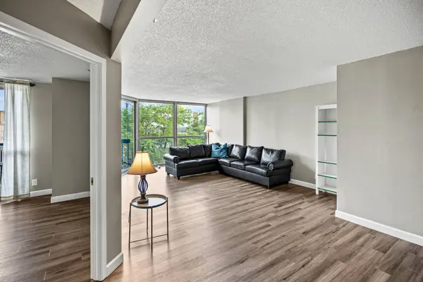 1660 N Prospect Unit 404, Milwaukee, WI 53202