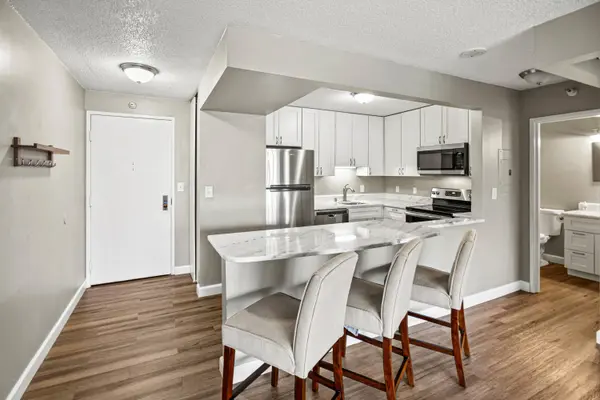 1660 N Prospect Unit 404, Milwaukee, WI 53202