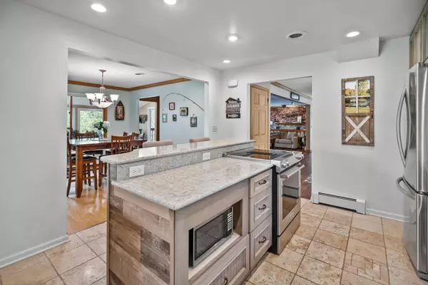 6215 Riesch, West Bend, WI 53095