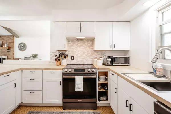 7740 N Santa Monica, Fox Point, WI 53217