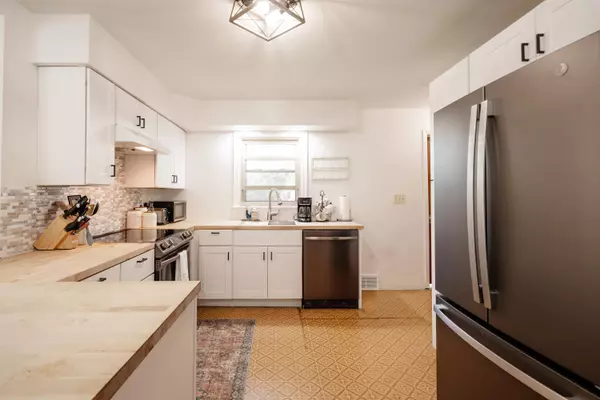 7740 N Santa Monica, Fox Point, WI 53217