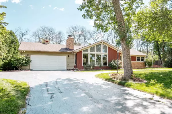 7740 N Santa Monica, Fox Point, WI 53217