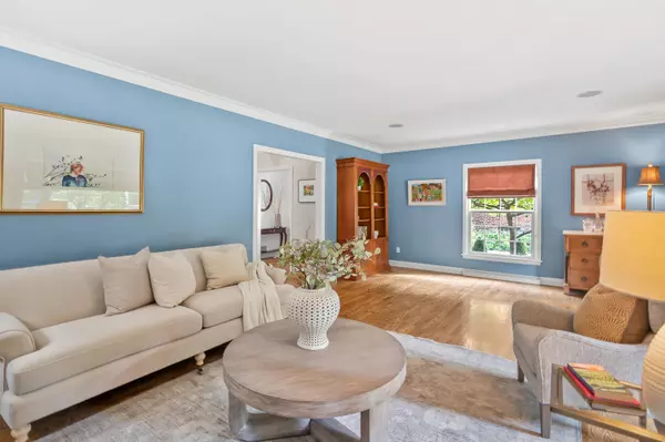 3954 N Harcourt, Shorewood, WI 53211