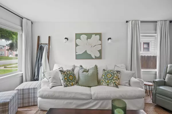 4864 N Mohawk, Glendale, WI 53217