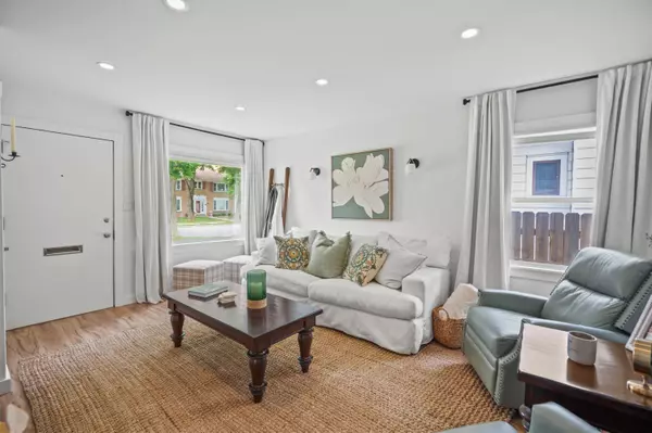 4864 N Mohawk, Glendale, WI 53217