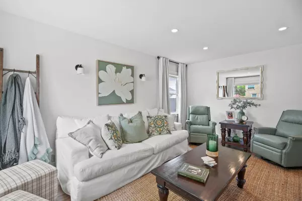 4864 N Mohawk, Glendale, WI 53217