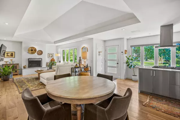 530 W Fairy Chasm, Bayside, WI 53217