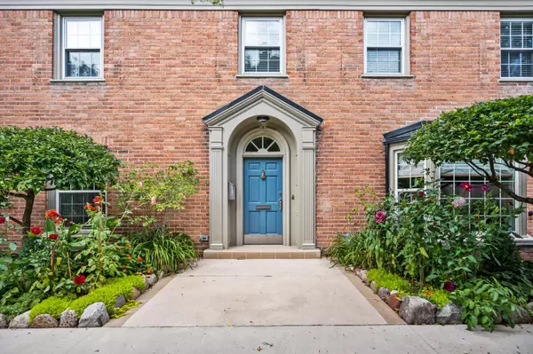 3954 N Harcourt, Shorewood, WI 53211