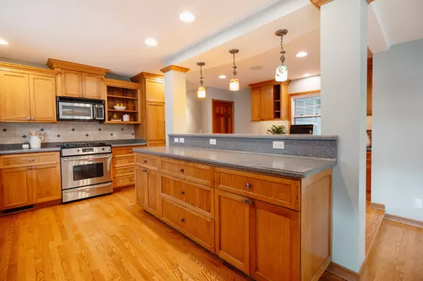 5160 N Kent, Whitefish Bay, WI 53217