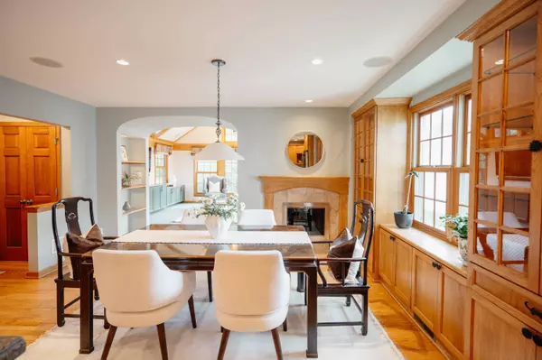 5160 N Kent, Whitefish Bay, WI 53217