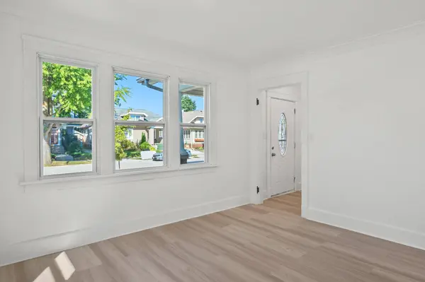 1009 West Lawn, Racine, WI 53405