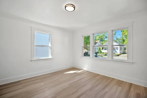 1009 West Lawn, Racine, WI 53405