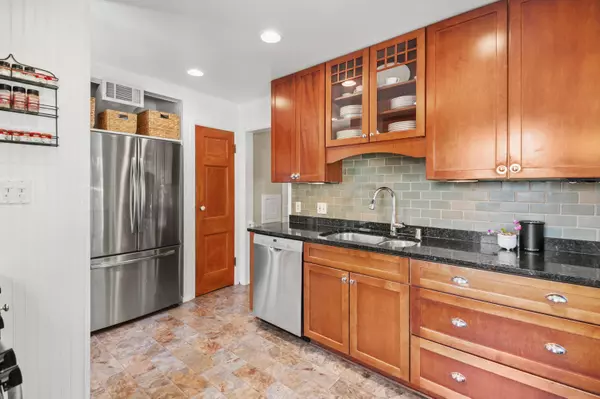 4766 N Idlewild, Whitefish Bay, WI 53211