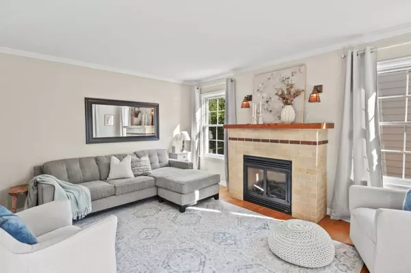 4766 N Idlewild, Whitefish Bay, WI 53211