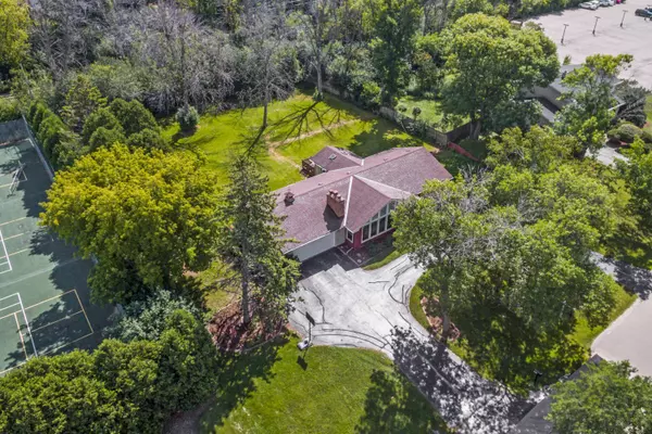 7740 N Santa Monica, Fox Point, WI 53217