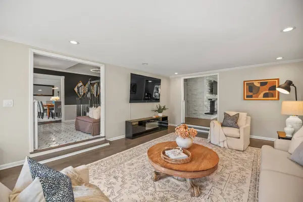 1100 E Donges, Bayside, WI 53217