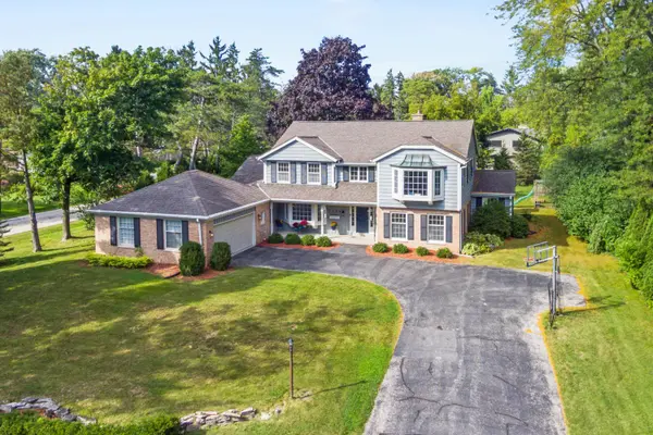 1100 E Donges, Bayside, WI 53217