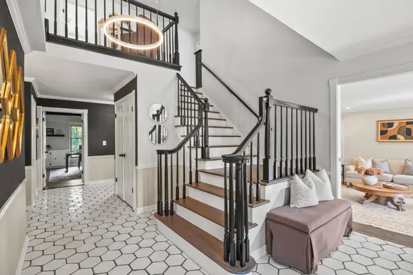 1100 E Donges, Bayside, WI 53217