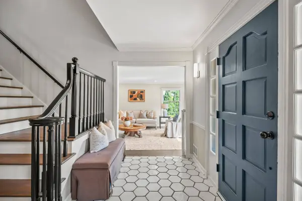 1100 E Donges, Bayside, WI 53217