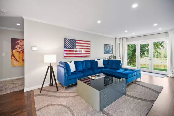 1012 W Eula Unit 1014, Glendale, WI 53209