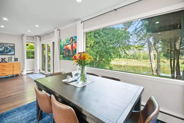 1012 W Eula Unit 1014, Glendale, WI 53209