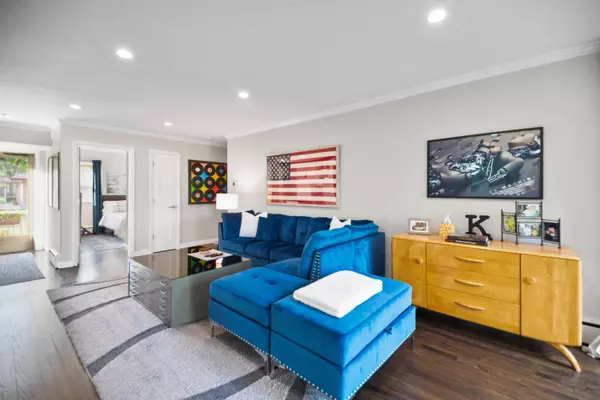 1012 W Eula Unit 1014, Glendale, WI 53209