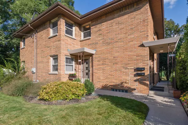 1012 W Eula Unit 1014, Glendale, WI 53209