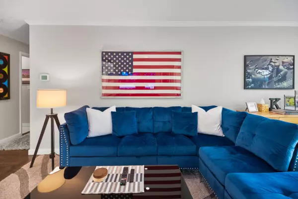 1012 W Eula Unit 1014, Glendale, WI 53209