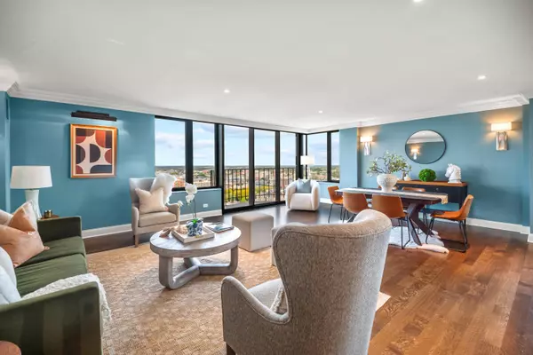 929 N Astor Unit 2705-2707, Milwaukee, WI 53202