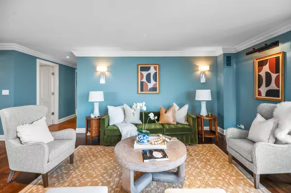 929 N Astor Unit 2705-2707, Milwaukee, WI 53202