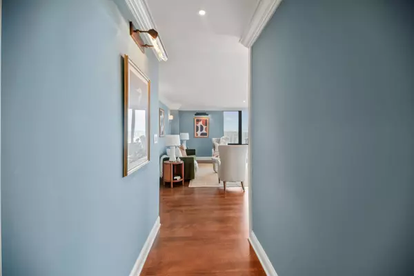 929 N Astor Unit 2705-2707, Milwaukee, WI 53202