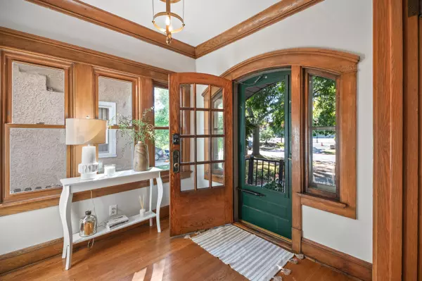 4056 N Farwell, Shorewood, WI 53211