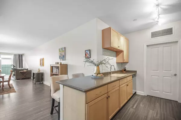 1905 N Water Unit 401, Milwaukee, WI 53202