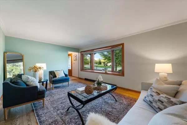 6101 N Alberta, Glendale, WI 53217