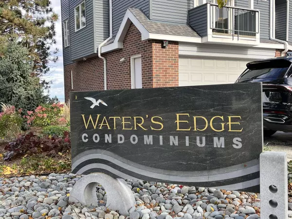 2702 S Shore Unit B, Milwaukee, WI 53207