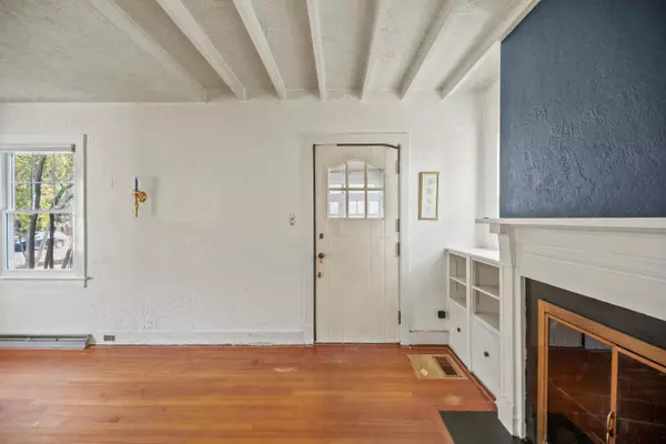 5039 N Woodruff, Whitefish Bay, WI 53217