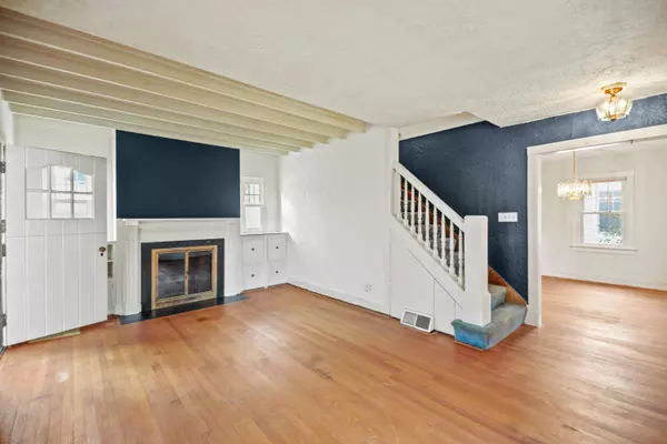 5039 N Woodruff, Whitefish Bay, WI 53217