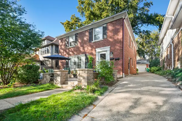 1700 E Menlo Unit 1702, Shorewood, WI 53211