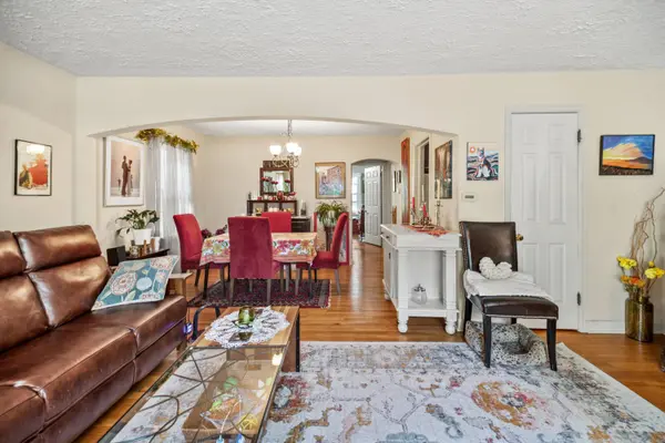 1700 E Menlo Unit 1702, Shorewood, WI 53211