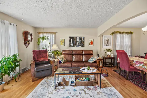 1700 E Menlo Unit 1702, Shorewood, WI 53211