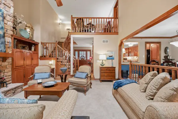 18675 St Andrew Unit B, Brookfield, WI 53045