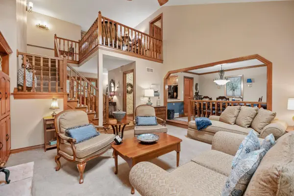 18675 St Andrew Unit B, Brookfield, WI 53045