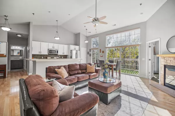 8485 S Ashbury Unit 202, Oak Creek, WI 53154