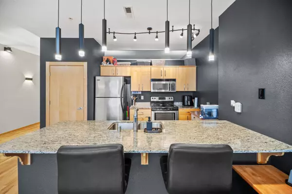 601 E Ogden Unit 405, Milwaukee, WI 53202