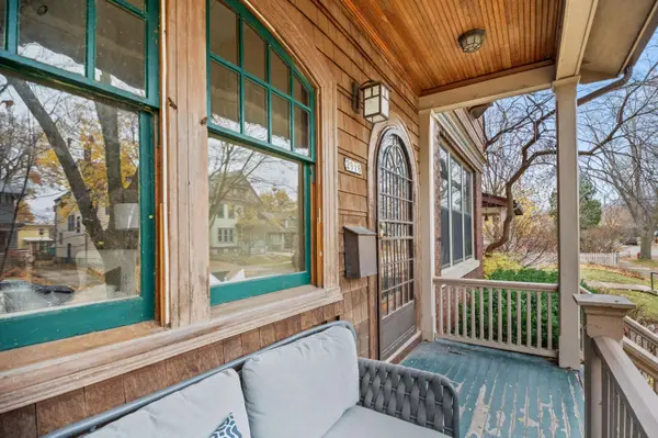 2918 N Hackett, Milwaukee, WI 53211